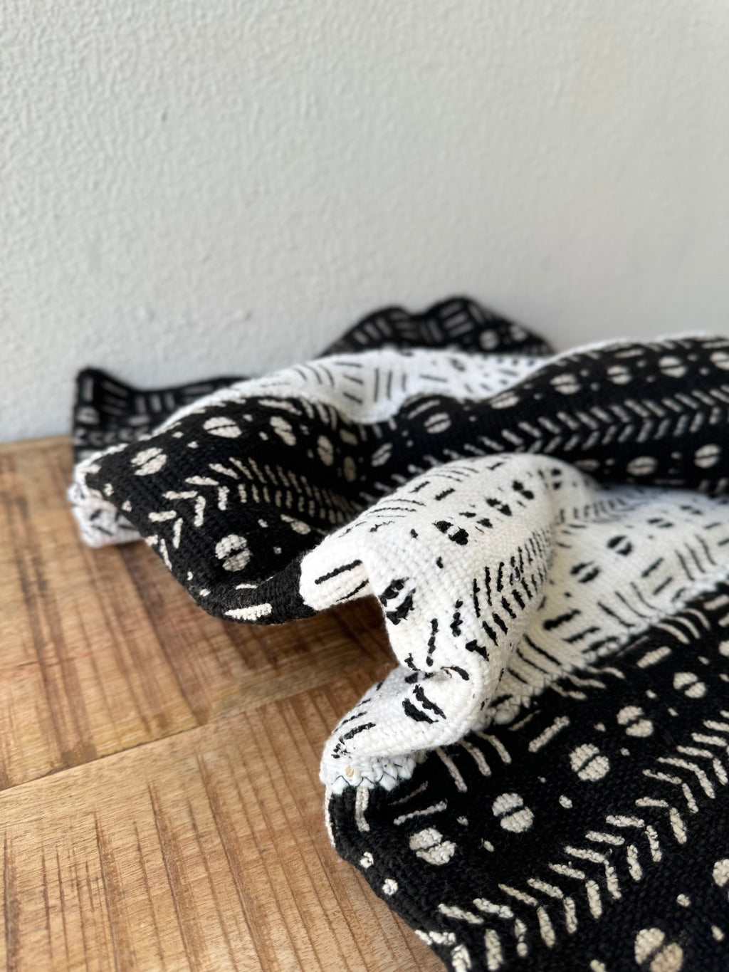 Black and white Authentic kuba /mudcloth handwoven African textile UAE
